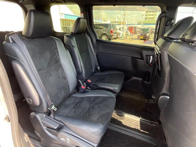 トヨタ ヴォクシー