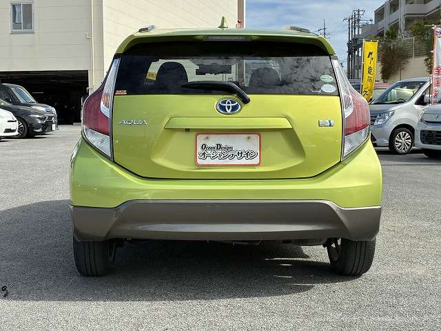 トヨタ アクア