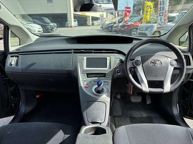トヨタ プリウス
