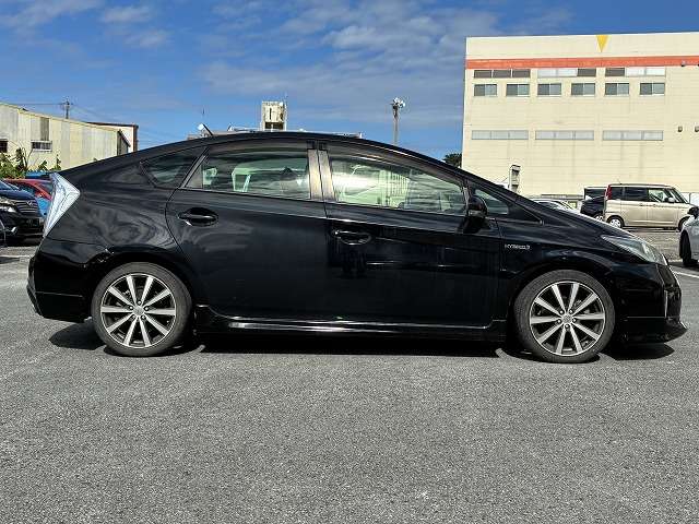 トヨタ プリウス