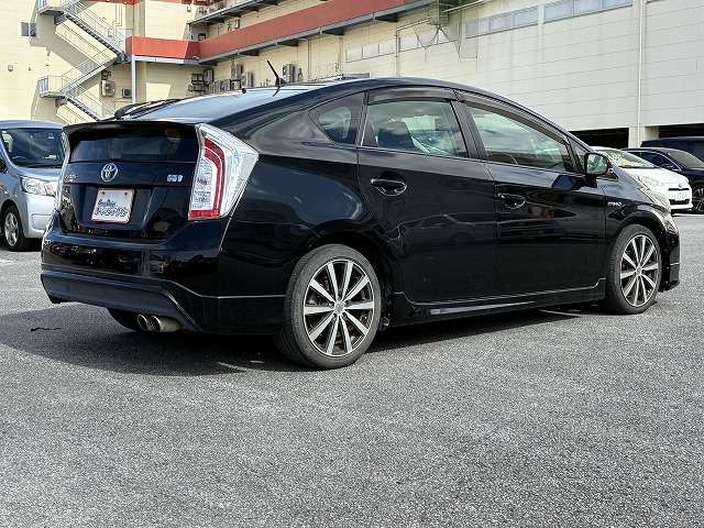 トヨタ プリウス