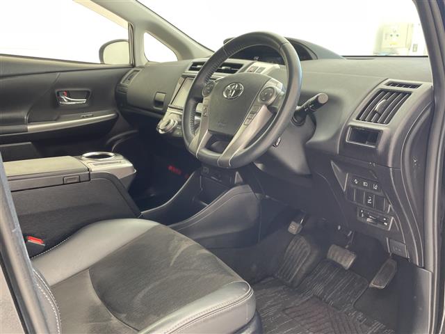 トヨタ プリウスα