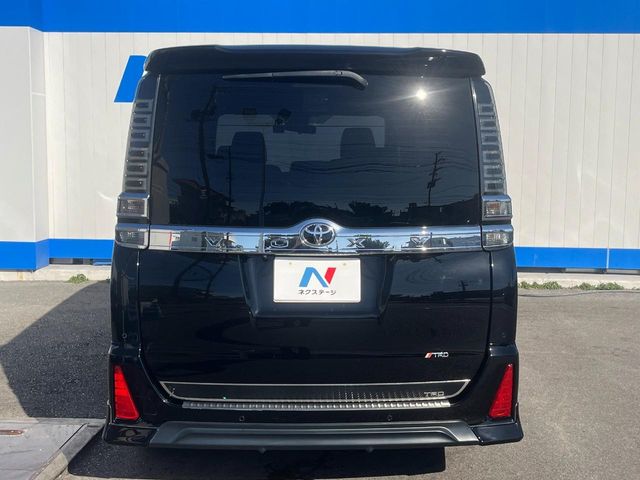 トヨタ ヴォクシー