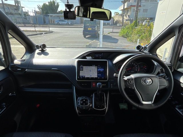 トヨタ ヴォクシー