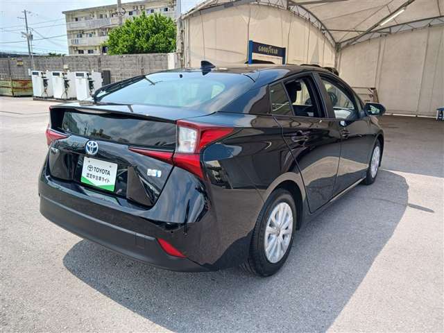 トヨタ プリウス