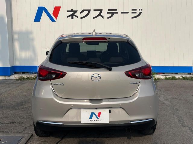 マツダ MAZDA2
