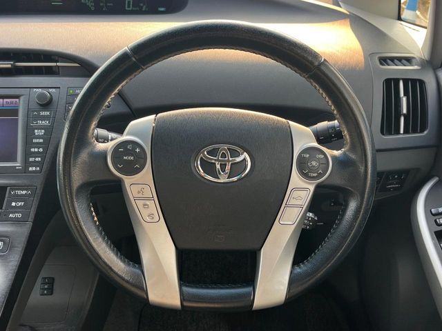 トヨタ プリウス