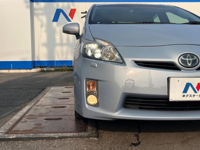 トヨタ プリウス