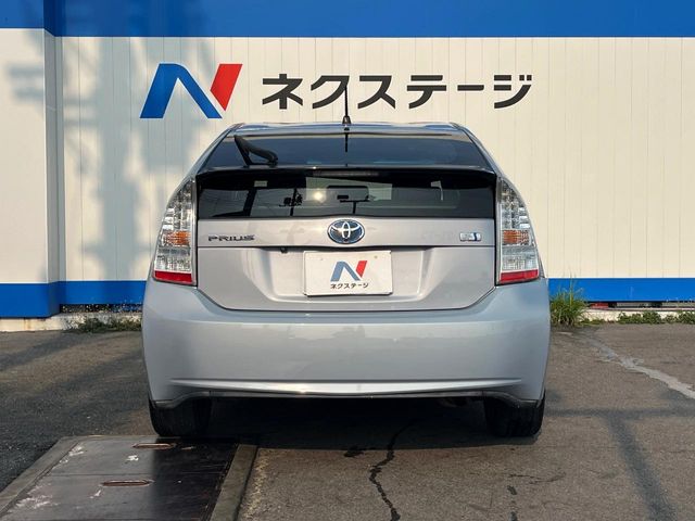 トヨタ プリウス