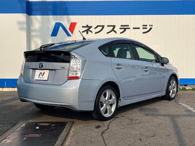 トヨタ プリウス