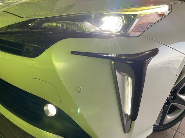 トヨタ プリウス