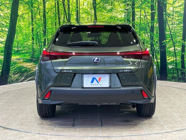 レクサス UX