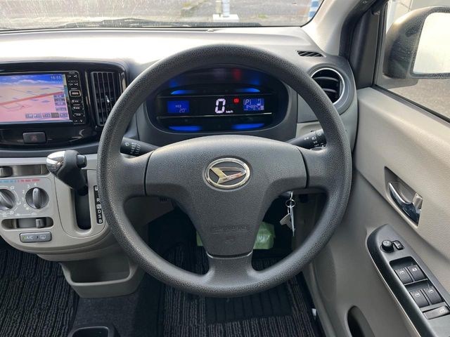 ダイハツ ミライース