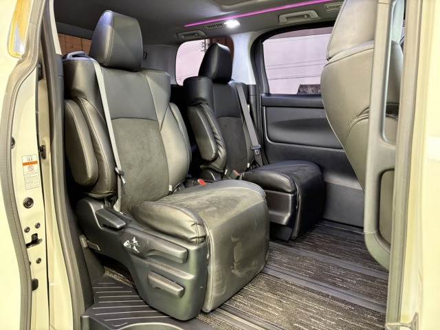 トヨタ ヴェルファイア