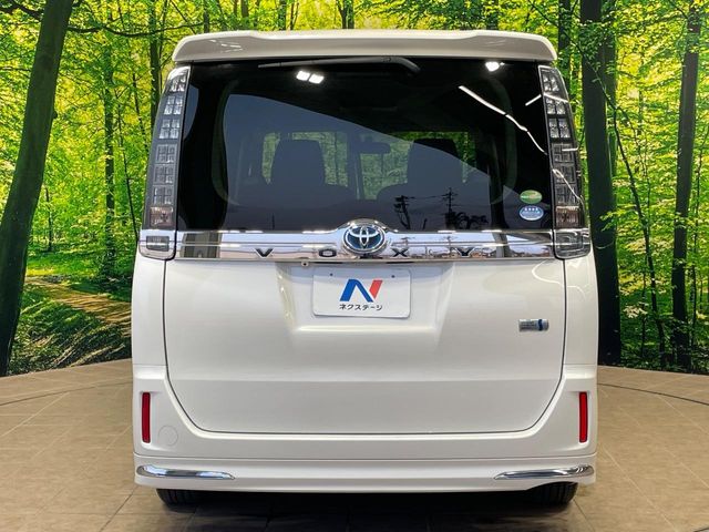 トヨタ ヴォクシー