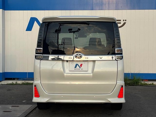 トヨタ ヴォクシー