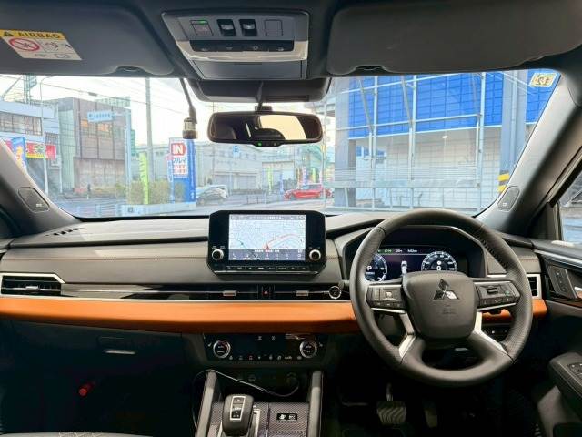 三菱 アウトランダー