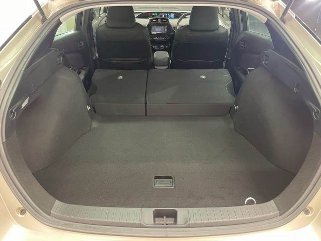 トヨタ プリウス