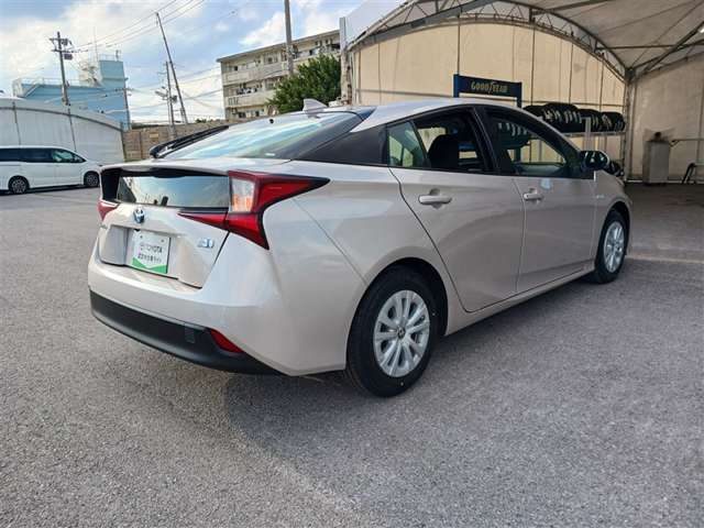 トヨタ プリウス