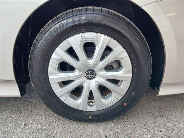 トヨタ プリウス