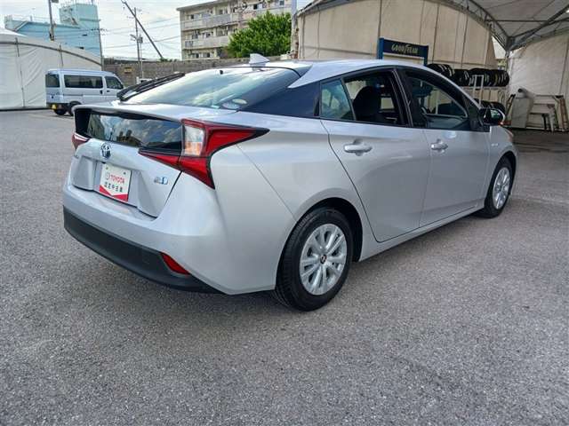 トヨタ プリウス