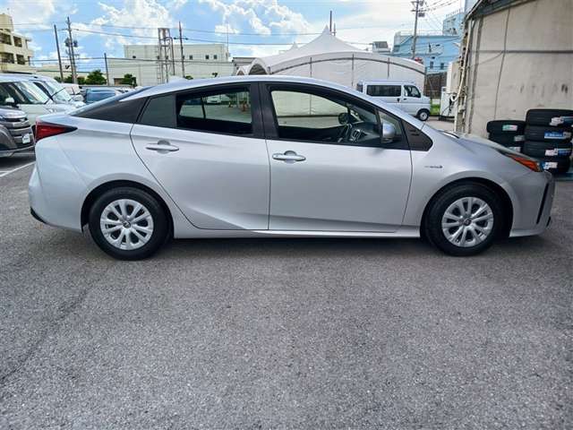 トヨタ プリウス