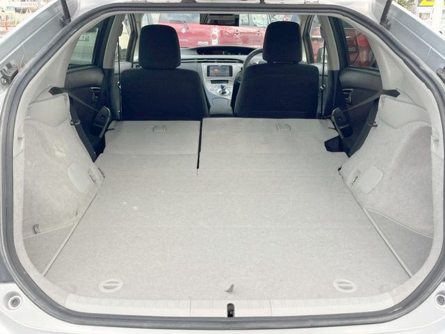 トヨタ プリウス