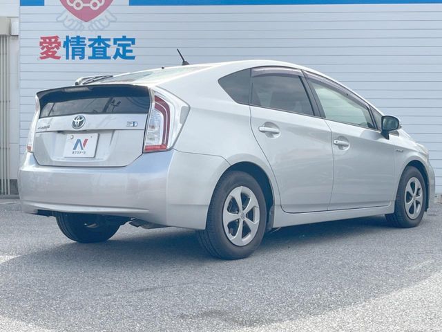 トヨタ プリウス