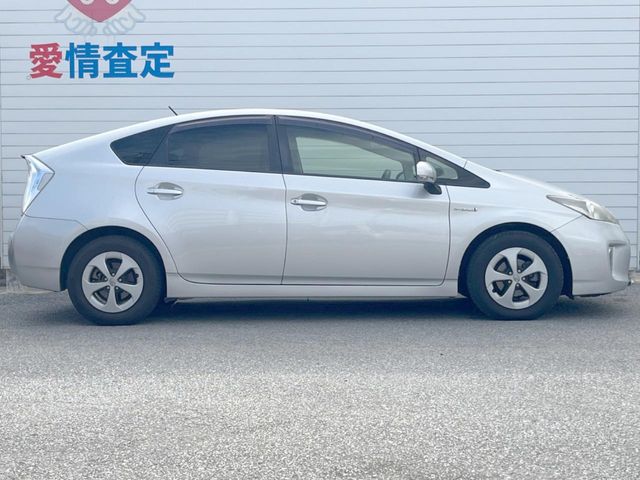 トヨタ プリウス