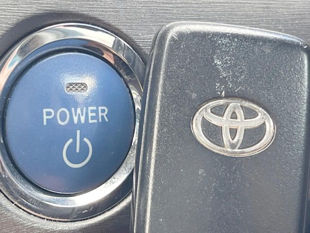 トヨタ プリウス