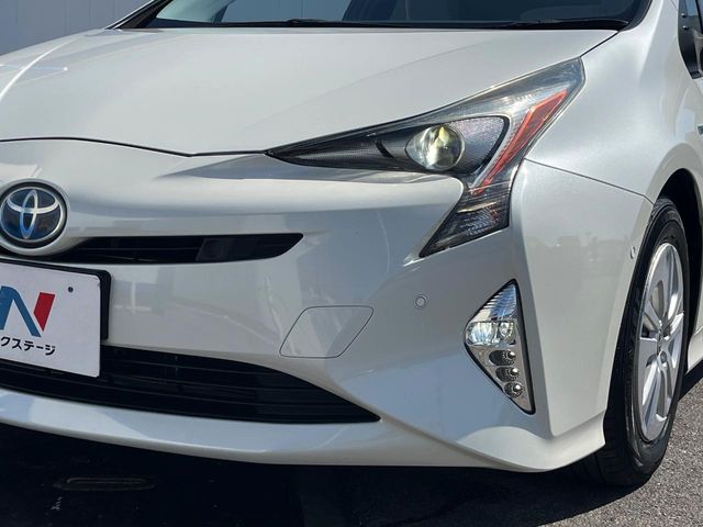 トヨタ プリウス