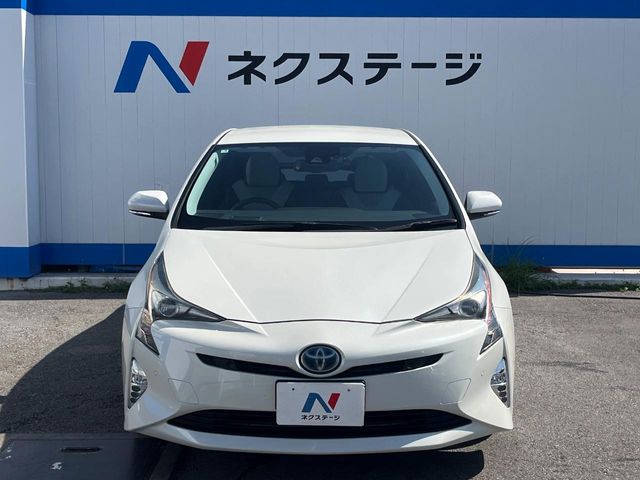 トヨタ プリウス