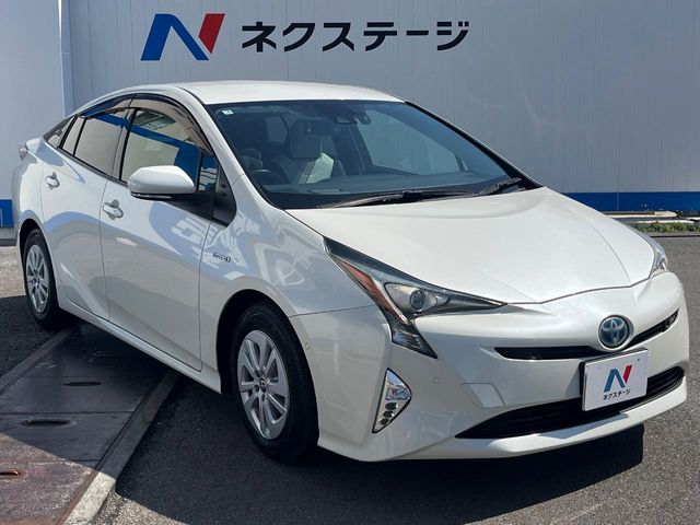 トヨタ プリウス