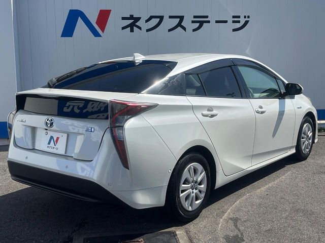 トヨタ プリウス