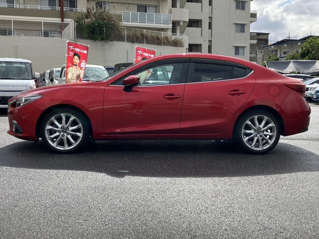 マツダ アクセラ