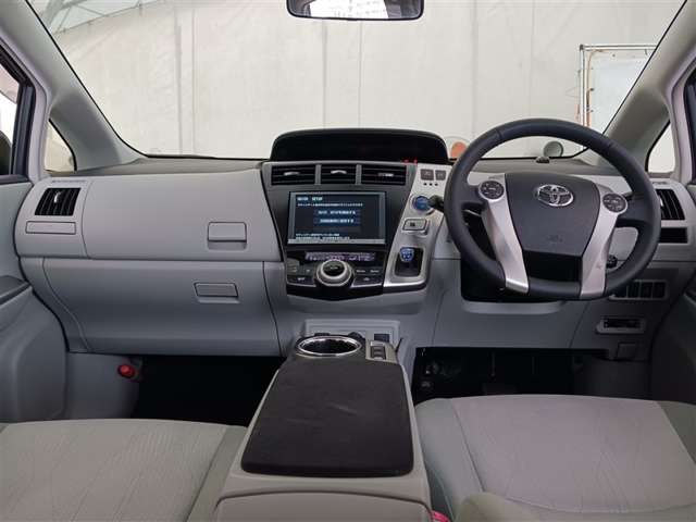 トヨタ プリウスα