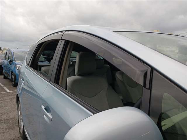 トヨタ プリウスα