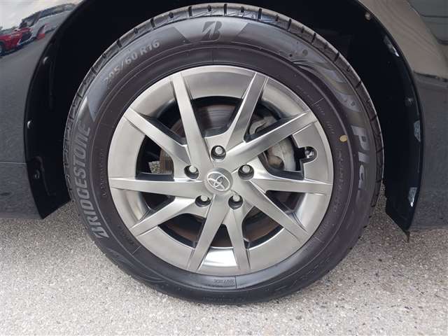 トヨタ プリウスα