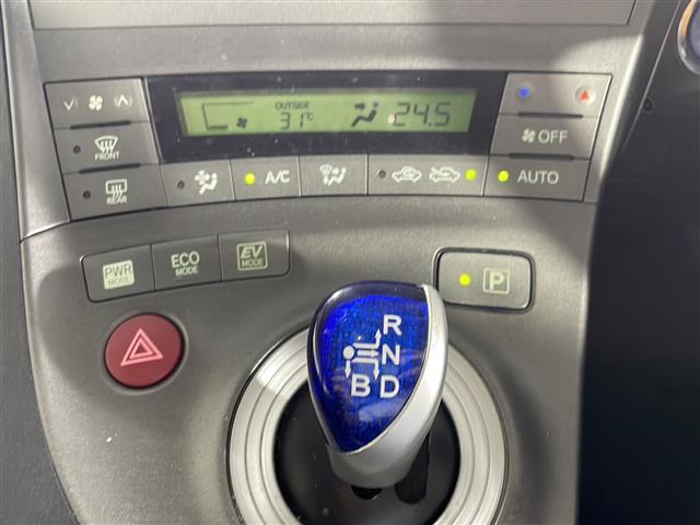 トヨタ プリウス