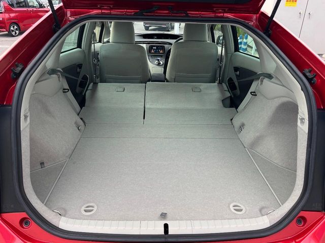 トヨタ プリウス