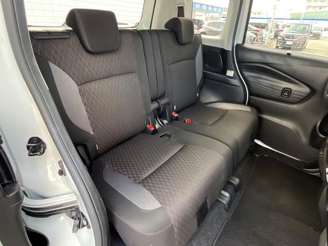 三菱 デリカD：2