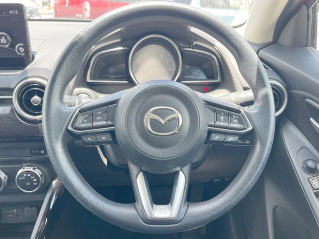 マツダ MAZDA2
