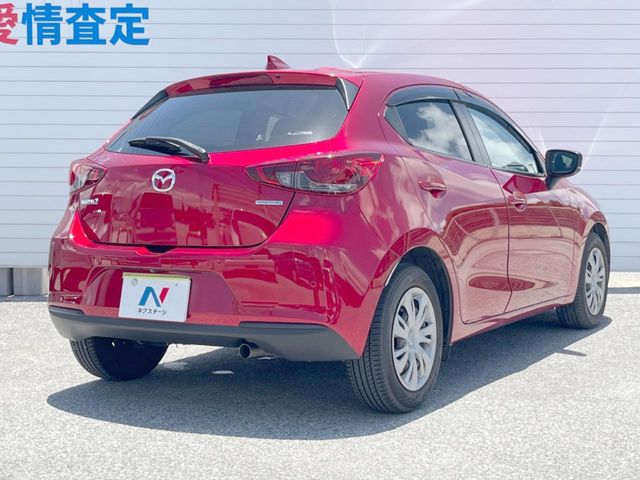 マツダ MAZDA2