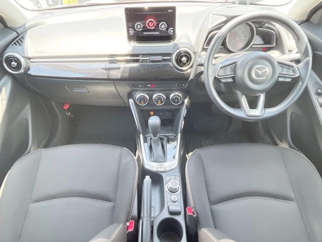 マツダ MAZDA2