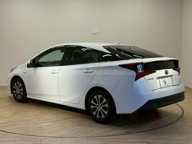 トヨタ プリウス