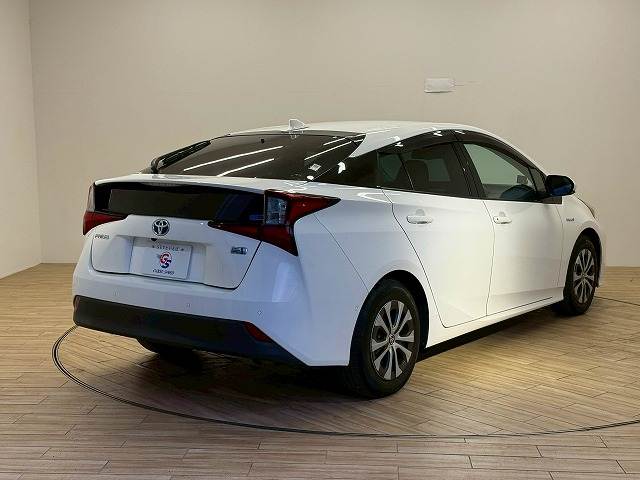 トヨタ プリウス