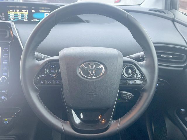 トヨタ プリウス