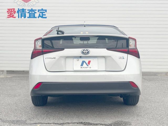 トヨタ プリウス