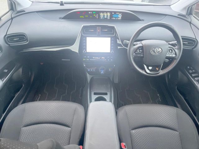 トヨタ プリウス