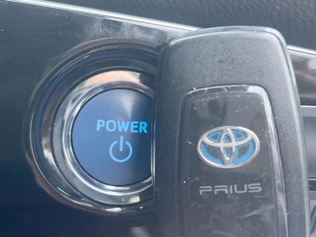 トヨタ プリウス